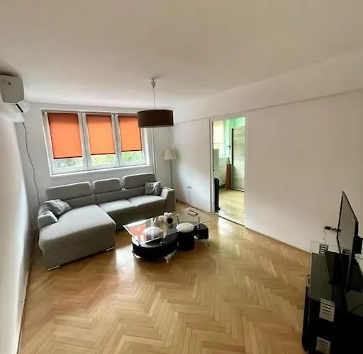  Cozy City Central Apartment